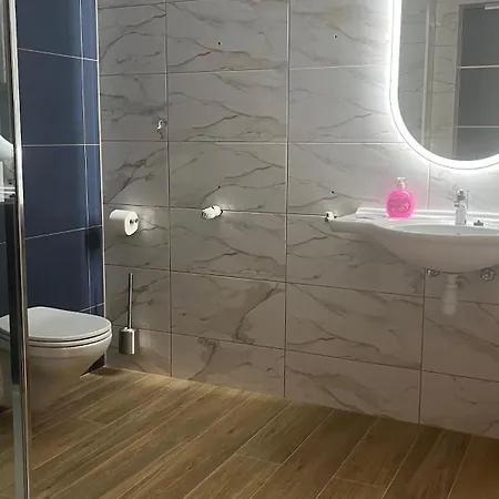 לינה וארוחת בוקר Finezja Fizjomed פוסטקובו